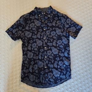 Short sleeve floral button down